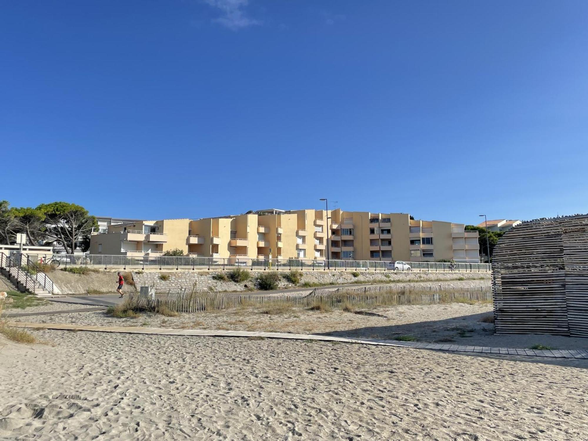 Appartement 2 Pieces Avec Terrasse 25M² Et Parking A 50M De La Plage - Fr-1-338-114 Сет Екстериор снимка